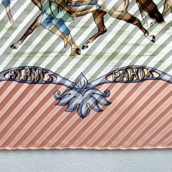 Authentic HERMES Pleated Carre90 LES CHEVAUX DES MOGHOLS scarf silk [Used] - Picture 9 of 10